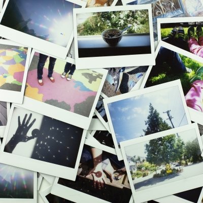 Красочные мгновенные отпечатки принесут много веселья на вашей стене / доске / событий