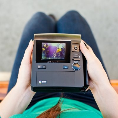 2,7 дюймовый экран плюс двойной режим через видоискатель и дисплей